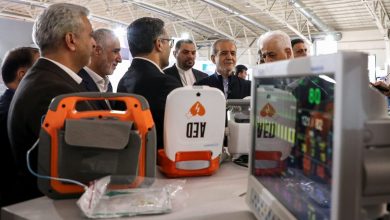 خلال زيارة دکتر پزشکیان إلى المعرض الدولي لمعدات الطب: 3 22 crop